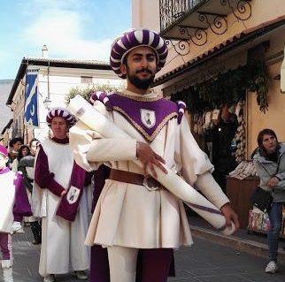 54367096_325916344726785_8880910002009669632_n