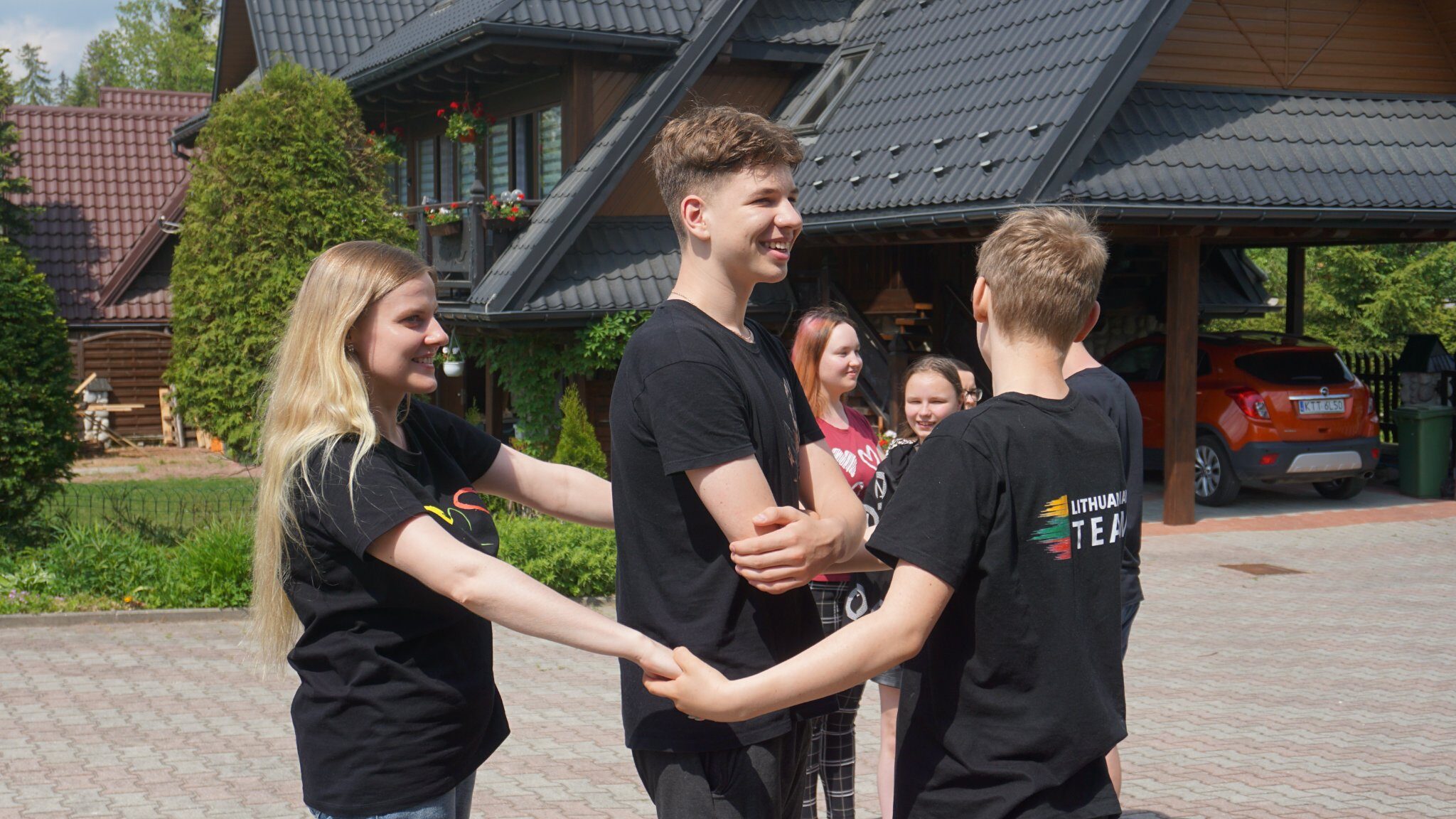 285565308_1920559394795117_4227553037217533418_n